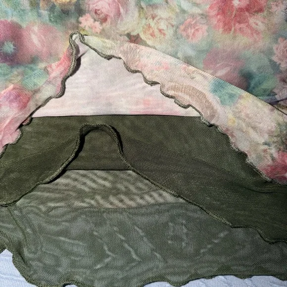 Y2k Floral Sheer V-Neck Cami Tank Top - Green Trim - Picture 4 of 6